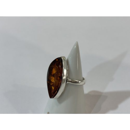 Borostyán köves ezüst gyűrű – Egri burun